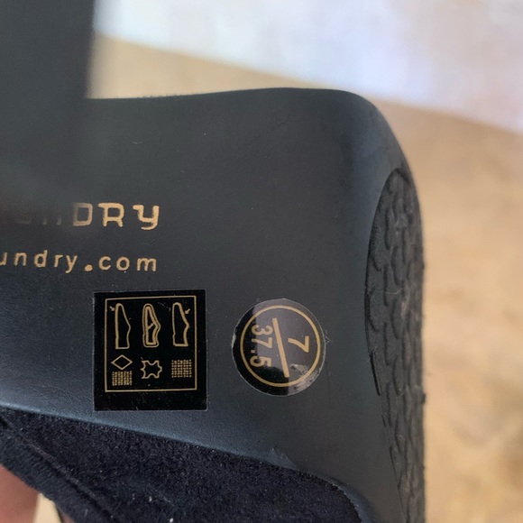 Chinese Laundry Size 7 Velvet Heels - Picture 5 of 5